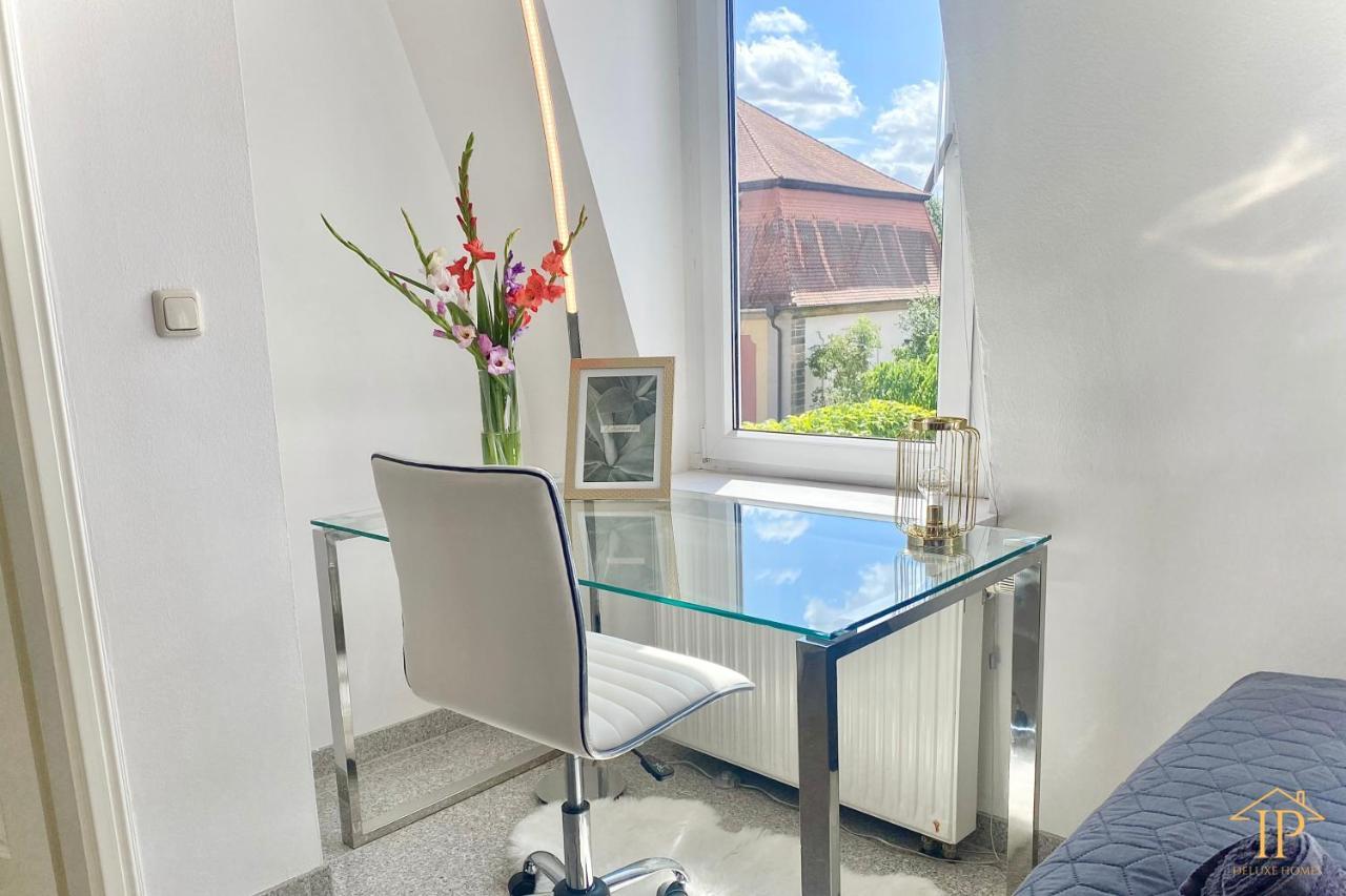 Gemuetliche Moderne Mit Tv